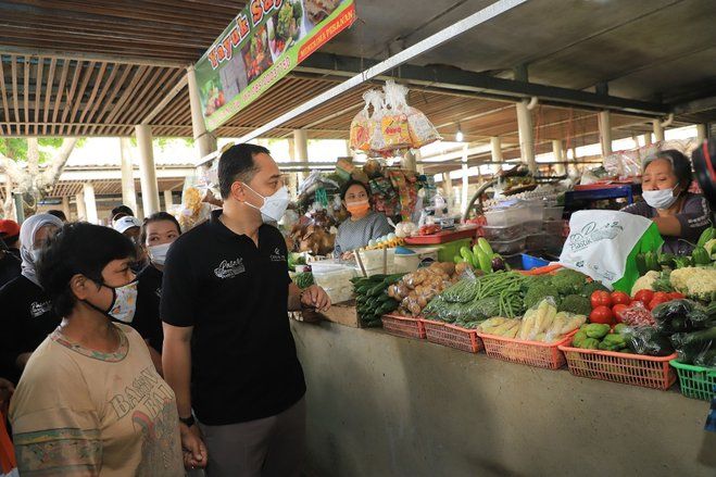 Lima Pasar di Surabaya Ditargetkan Bebas Kantong Plastik