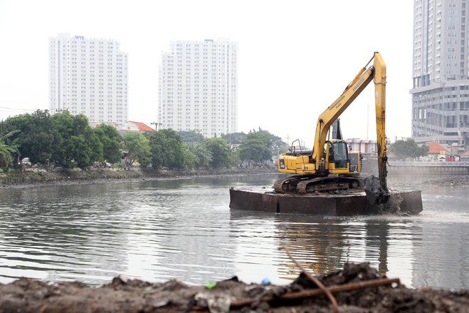 &nbsp;

Atasi Genangan Air, <em>Bozem</em> Kalidami dan Sungai Kalimas Surabaya Dikeruk
