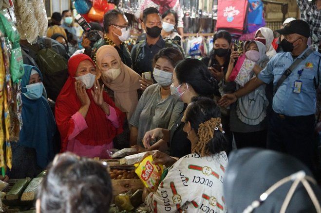 Kunjungi Pasar Tambahrejo, Puan Pantau Kebutuhan Pokok