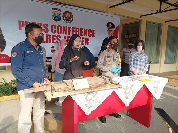 Polisi Periksa Kejiwaan Ibu Pembuang Bayi ke Sumur di Jember