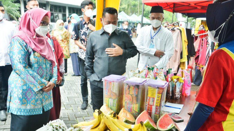 Berdayakan UMKM, Dinas Pertanian Gresik Gelar Pasar Tani Ramadhan