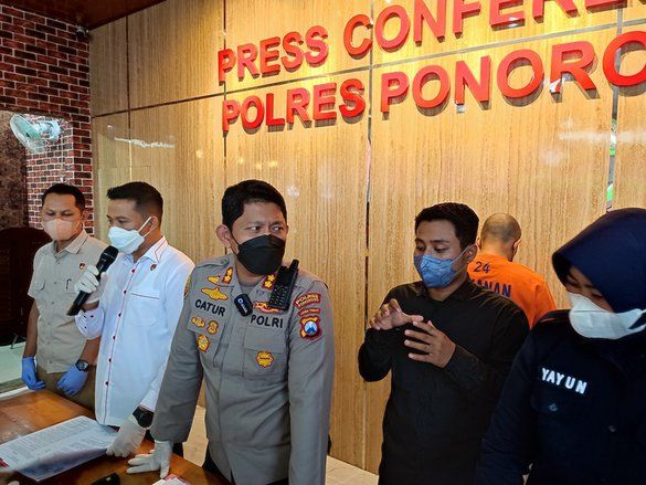 Sebar Video Mesum, Mantan Asisten Pribadi Bupati Ponorogo Dijerat UU ITE