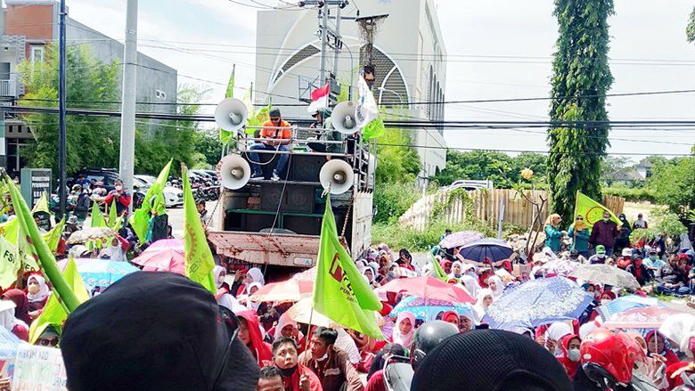 PHI Gresik Kabulkan Gugatan Upah dan THR bagi Buruh PT Newera Rubberindo