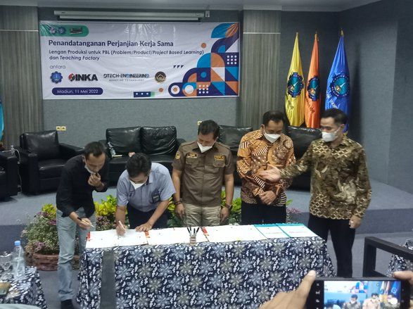 Garap 440 Kursi Kereta Eksekutif, PT INKA Gandeng Siswa SMK