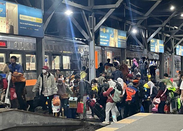KAI Daop 8 Layani 634.459 Orang selama Angkutan Lebaran 2022