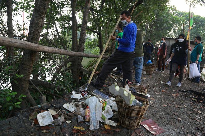 Kerja Bakti Kampung Tambak Sarioso Surabaya Angkut 581,48 Kilogram Sampah