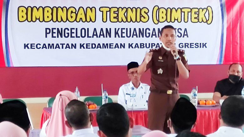 AKD Kedamean Gresik Gelar Bimtek Penyuluhan Hukum Pengelolaan Dana Desa