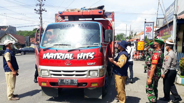 Polres bersama Kodim dan Dinas Peternakan Gresik Periksa Distribusi Hewan Ternak