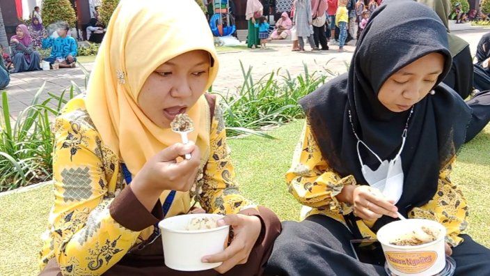 Pulihkan Sektor Ekonomi Dampak PMK, Polres Probolinggo Gelar Festival Kuliner Rawon
