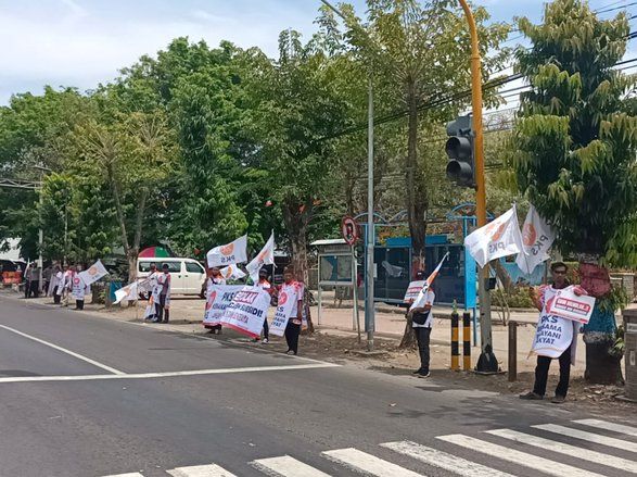 Tolak Kenaikan Harga BBM, PKS Probolinggo Ajak Masyarakat Bunyikan Klakson