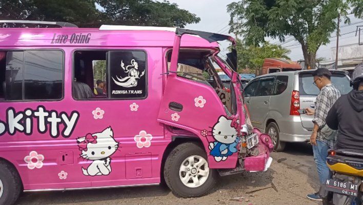 Tiga Kendaraan Tabrakan di Jalur Pantura Pajarakan Probolinggo, Satu Orang Meninggal