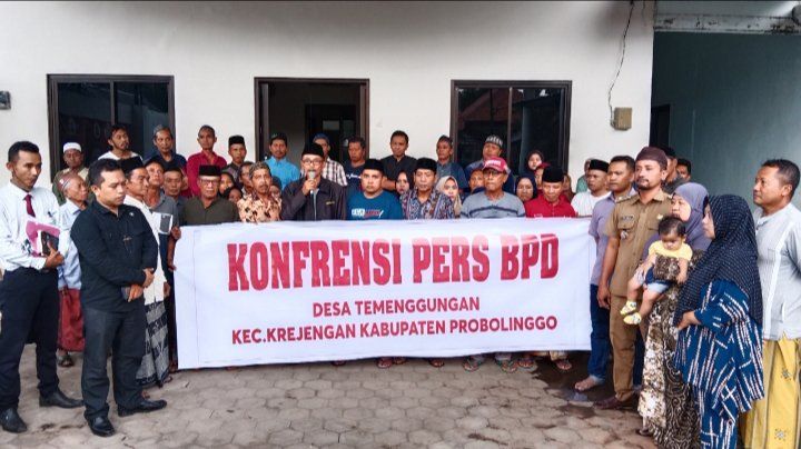 <strong>Gegara Fitnah Kasus Kades, BPD dan Warga Temenggungan Probolinggo Konferensi Pers</strong>