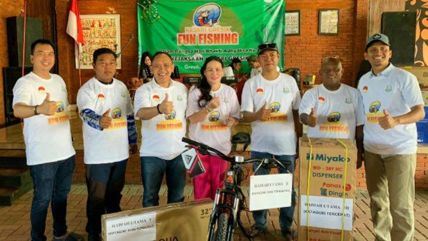 Kejari Gresik Tutup Rangkaian HBA ke-63 Dengan Mancing Bersama Wartawan