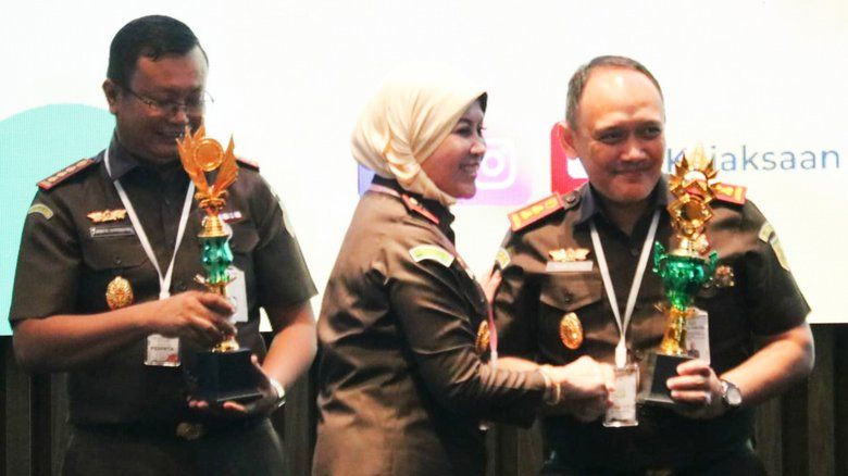 Raih Tiga Penghargaan, Kejari Gresik Paling Berprestasi di Jatim
