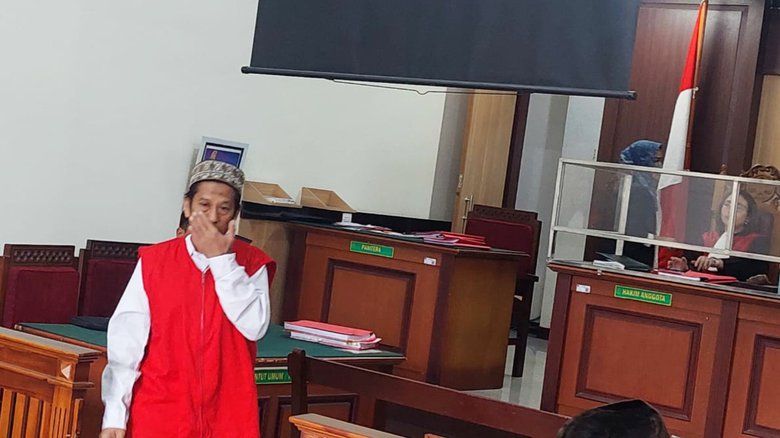 Dituntut Penjara 3,5 Tahun, Pelaku Penggelapan Mobil Menangis Minta Keringanan