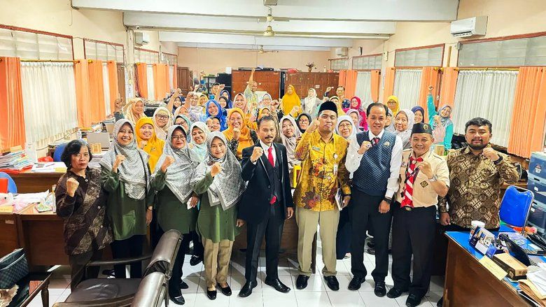 Rawan Dijerat Pidana Kekerasan Anak, Guru di Gresik Ikuti Penyuluhan Hukum