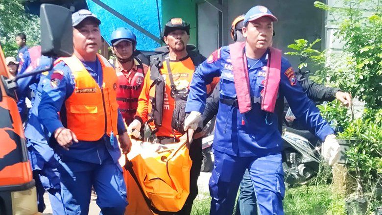 Ayah dan Balita Tercebur di Kalimas Ditemukan, Begini Kondisinya