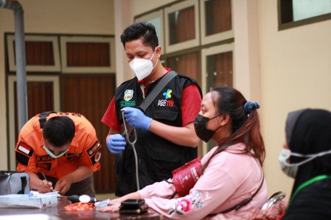 Baru Datang, 34 Pekerja Migran dari Singapura Jalani Tes Swab di Asrama Haji Surabaya