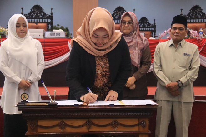 DPRD dan Bupati Mojokerto Setujui Raperda Pertanggungjawaban APBD 2023 dan RPJPD 2025-2045