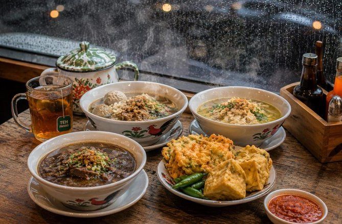 Makanan Hangat yang Selalu Dicari Saat Surabaya Hujan