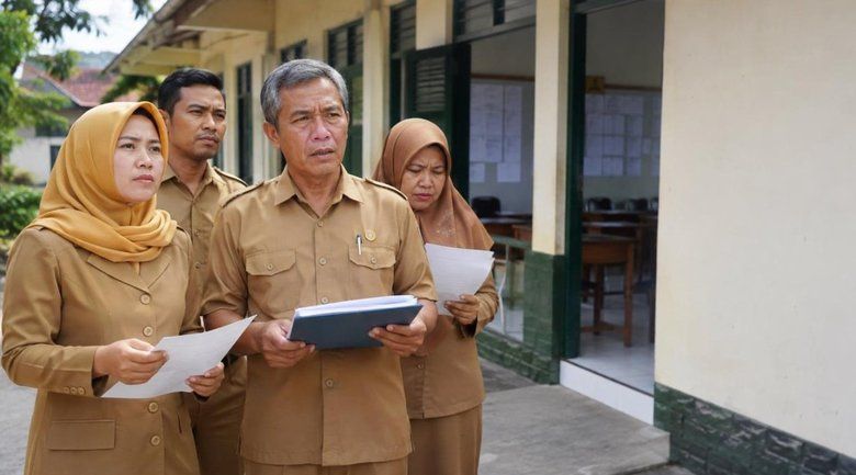 Sudah Lolos PPPK, Mengapa Guru Harus Tes PNS Lagi?