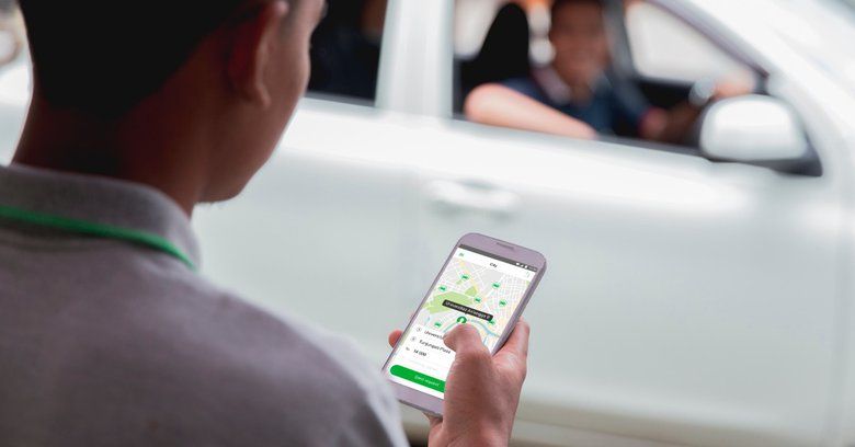 Taksi Daring Ramaikan Pasar Transportasi Surabaya