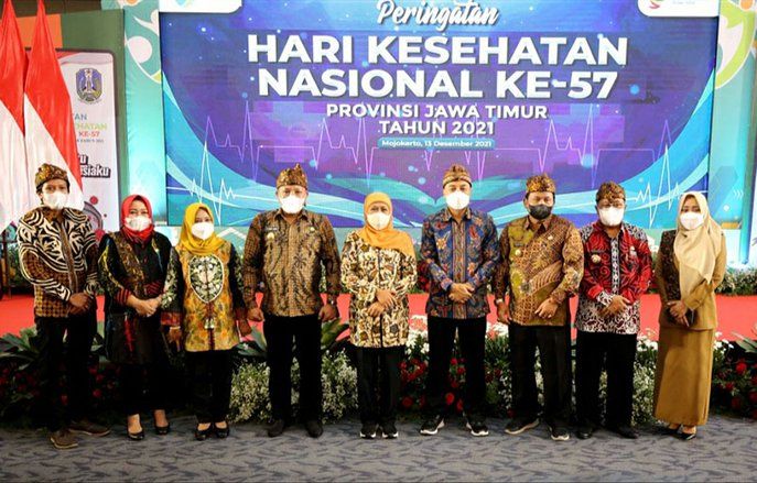 Kota Surabaya Terima Penghargaan Penanganan Covid-19 Terbaik dari Pemprov Jatim