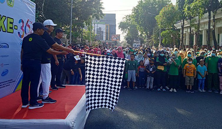 HUT ke-36, RSUD Dr Soegiri Lamongan Gelar Jalan Sehat