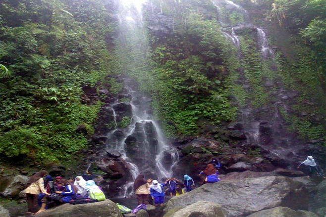Air Terjun di Ngawi Bikin Wisatawan Tidak Mau Bergeser