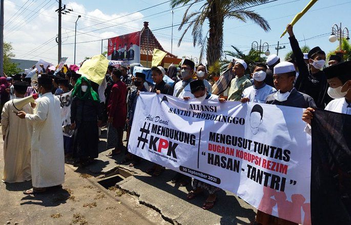 Minta Hasan Aminuddin Dipecat dari Mustasyar NU, Aliansi Santri Probolinggo Gelar Demo