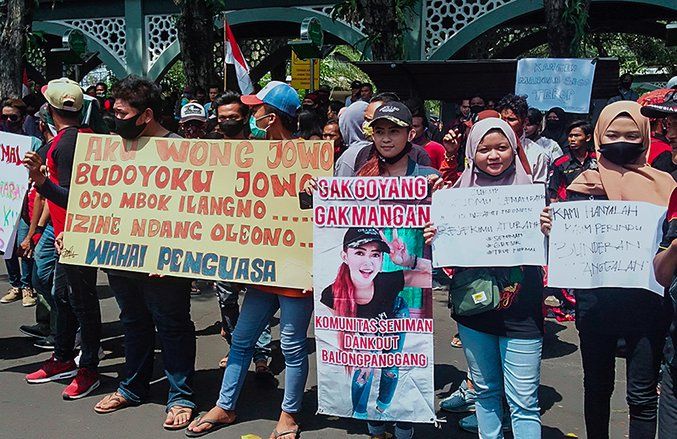 Minta Kelonggaran Izin Pertunjukan, Pekerja Seni Gresik Demo