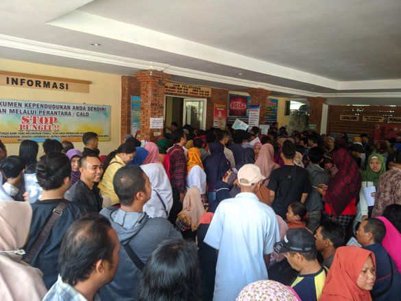 Blangko E-KTP di Mojokerto Tidak Sesuai Kuota, Warga Antri Sejak Pagi