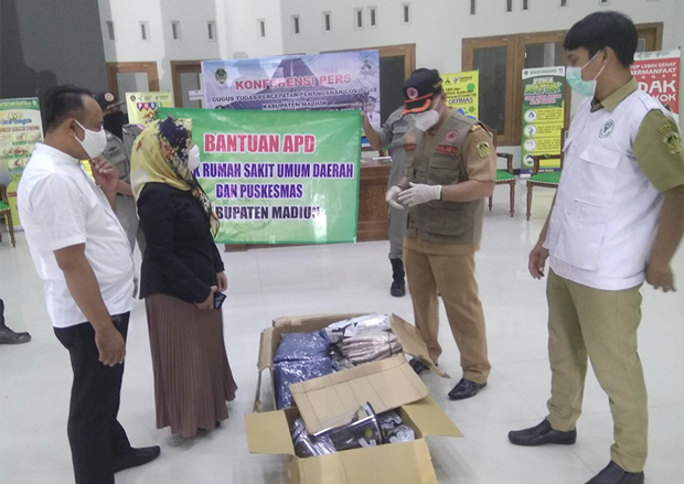 Pandemi COVID-19, Warga Kabupaten Madiun Sumbang Ratusan APD