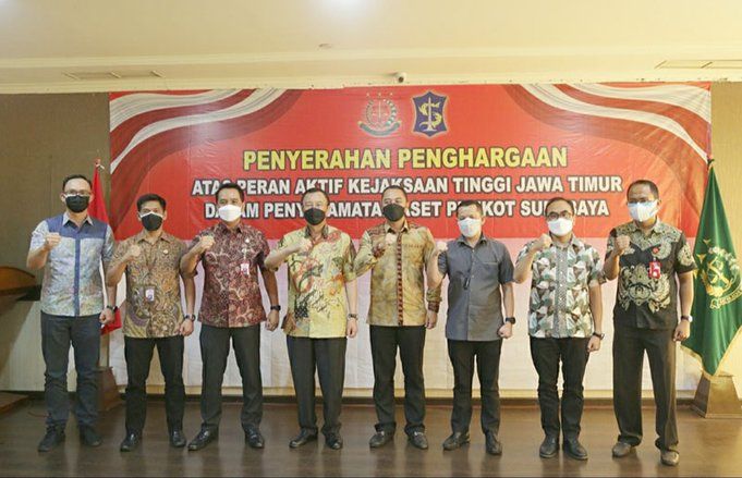 Selamatkan Aset Pemkot Surabaya Senilai Rp 3 Miliar, Jajaran Kejati Jatim Dapat Penghargaan