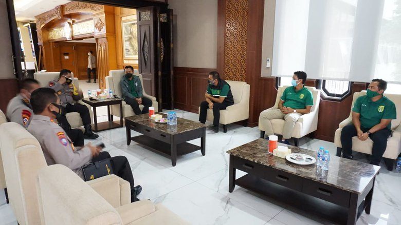 Kapolda Jatim Audiensi dengan Presiden Persebaya, Ini Hasilnya