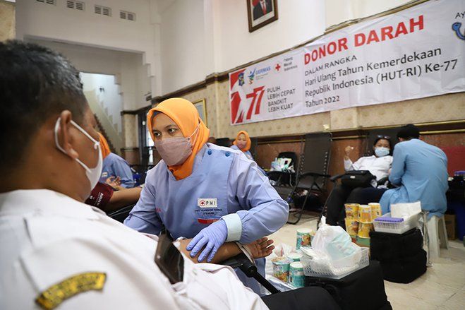 Semarak HUT RI ke-77, Pemkot Surabaya Gelar Baksos 