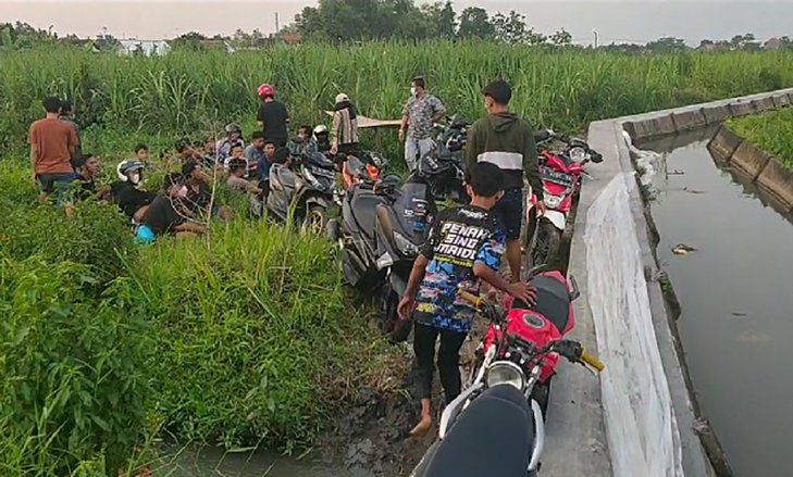 Balap Liar di Mojokerto Dibubarkan, Pebalap Kabur ke Tengah Sawah