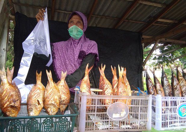 Selama Pandemi Jualan Ikan Asap di Probolinggo Sepi Pembeli