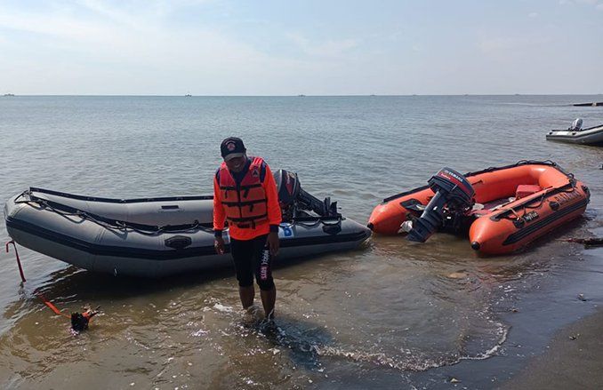 Basarnas Kerahkan 5 Perahu Karet untuk Pencarian Korban Tenggelam di Laut Utara Probolinggo