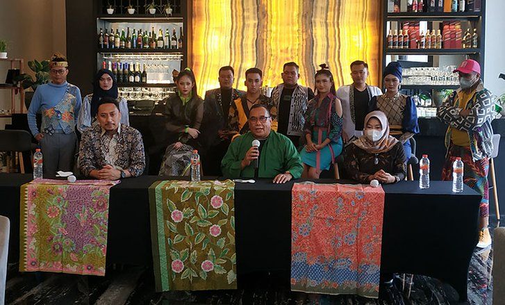 Suguhkan Karya Fashion Designer Berbakat, Disperindag Pamekasan Gelar Gebyar Batik Pamekasan 2021