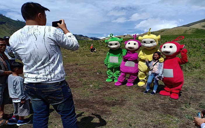 H-1 Tahun Baru 2020, Savana Bromo Dipadati Wisatawan