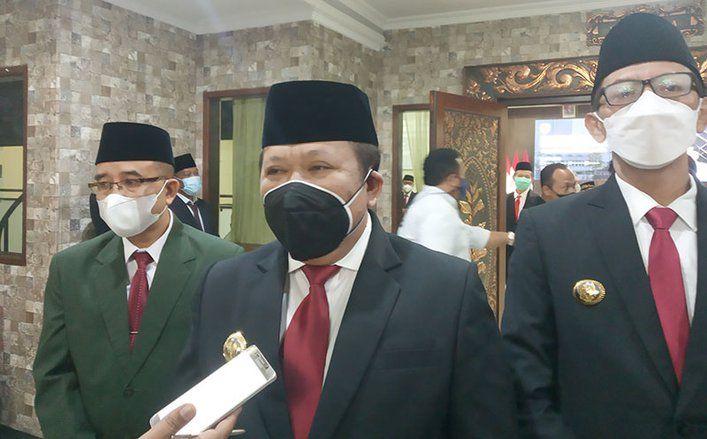 Lantik 13 Pejabat Definitif Jember, Bupati Hendy Tetapkan Plt Kepala BPBD Jadi Staf Ahli