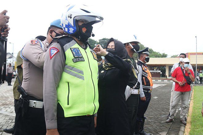 Bupati Mojokerto Hadiri Apel Gelar Pasukan Operasi Keselamatan Semeru 2022
