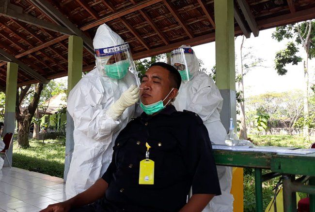 Dites Swab, 4 Nakes RSUD Caruban - Madiun Positif Covid-19