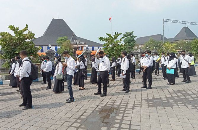 Melanggar, Sabuk Peserta Tes CPNS di Madiun Diganti Tali Rafia