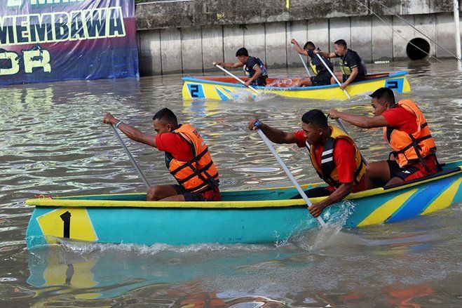 Lomba Dayung Perahu HJKS ke 729 Jadi Penanda Rebranding Wisata Perahu Air Kalimas