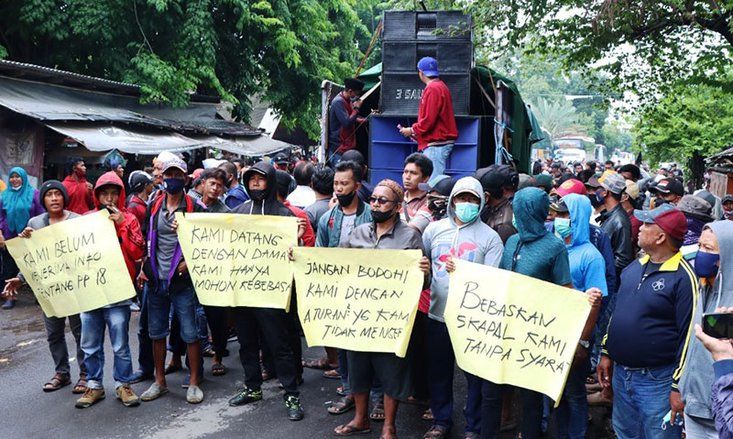 500 Nelayan Probolinggo Demo Kantor Syahbandar Pelabuhan Kalbut Situbondo