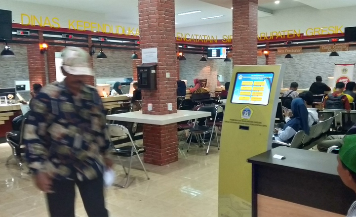Blanko KTP Elektronik Terbatas, Dispendukcapil Gresik Hanya Berikan Pemohon Pemula