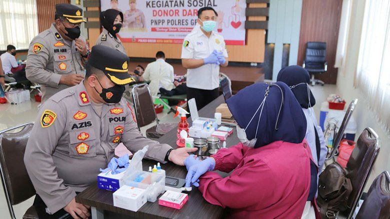 Polres Gresik Gelar Donor Darah Bentuk Kepedulian Sesama