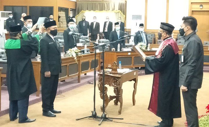 Abdul Qodir Resmi Duduki Kursi Ketua DPRD Gresik